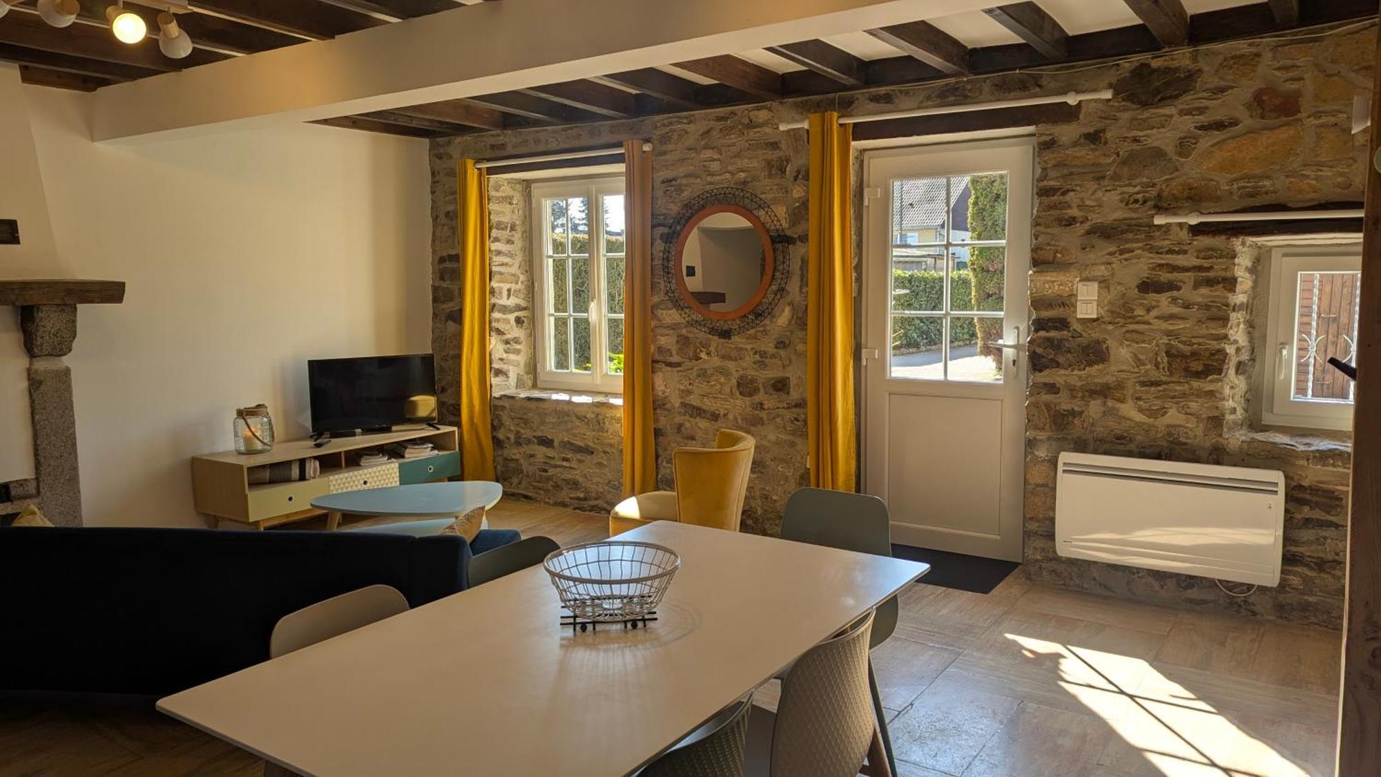 Maison Normande proche de la mer et des lieux touristiques Quettehou Extérieur photo