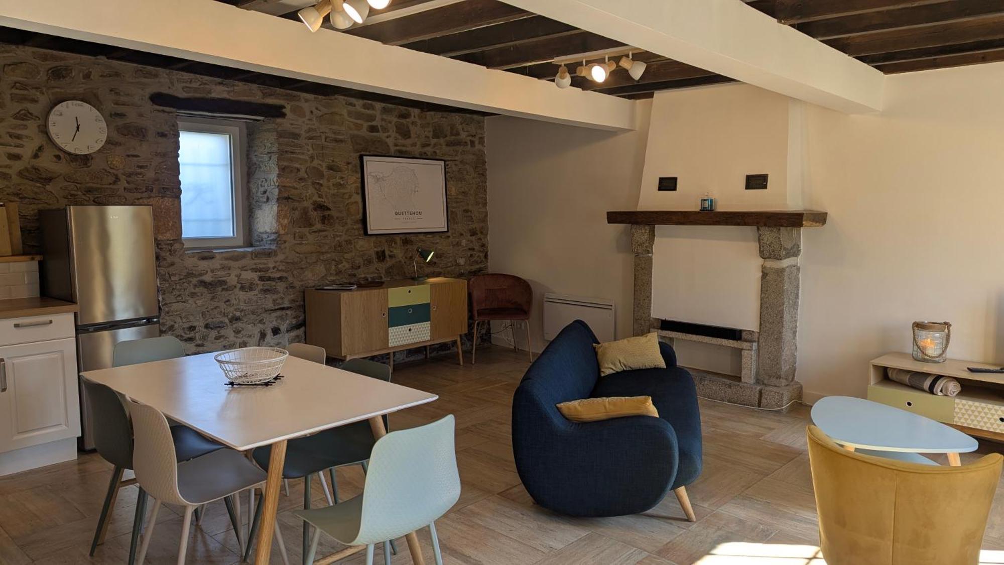 Maison Normande proche de la mer et des lieux touristiques Quettehou Extérieur photo